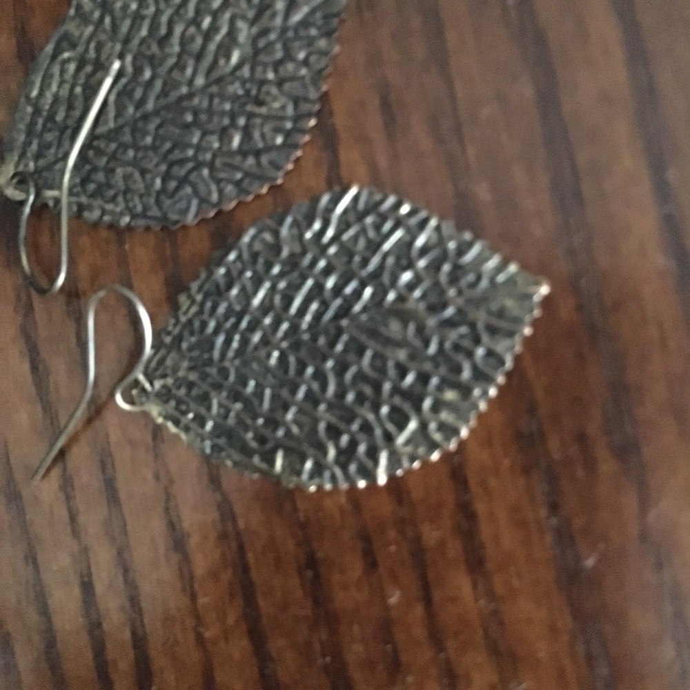 Tin Distressed Leaf Earrings - Picture 2 of 3